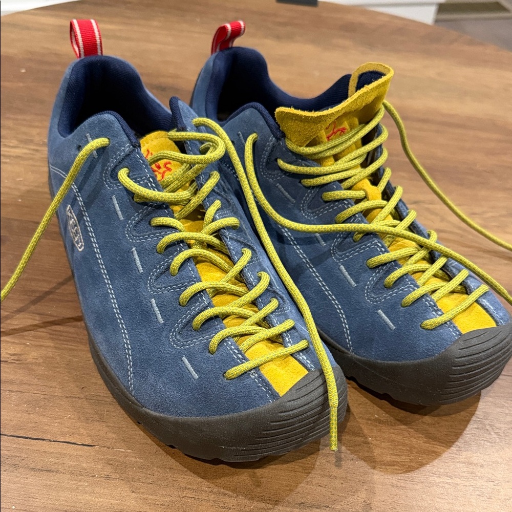 Keen Men's Blue and Yellow Shoes
